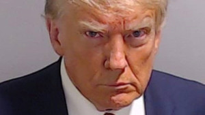 Ông Trump đăng ảnh làm hồ sơ tù, kể lại 'trải nghiệm khủng khiếp'