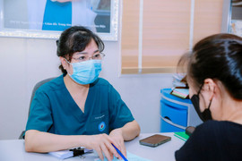 Bác sĩ chia sẻ về hành trình sinh con của người phụ nữ 58 tuổi