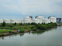 Giá xăng dầu hôm nay 26/8 quay đầu đi lên