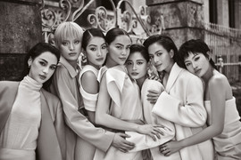 Hồ Ngọc Hà đẹp kiêu sa bên dàn học trò The New Mentor 