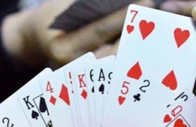 Đánh bài ăn tiền trong giờ làm việc, một cán bộ ở Quảng Trị bị kỷ luật