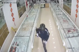 Nghi phạm cướp tiệm vàng ở Hưng Yên đang trong thời gian chấp hành án tù treo