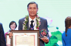 HLV Mai Đức Chung, nhạc sỹ Đỗ Hồng Quân được tuyên dương gương điển hình văn hoá