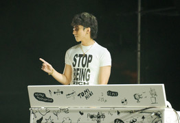 Sơn Tùng M-TP, Hoàng Dũng 'cháy' hết mình trong đêm nhạc chào tân sinh viên