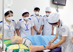 Nhiều trường đại học ngành y dược tuyển bổ sung