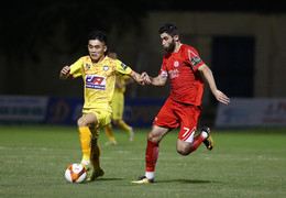 Tân binh tuyển Việt Nam: Từng bị HLV Petrovic chê, nay cạnh tranh với Văn Hậu