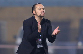 HLV Popov không hài lòng với trọng tài