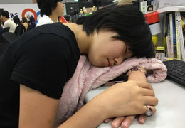 Trường học thu phí ngủ trưa, phụ huynh 'phát điên' khiếu nại 