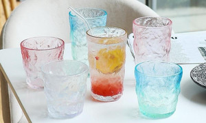 Cách chọn cốc uống nước tốt cho sức khỏe