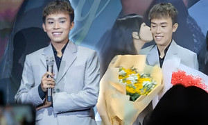 Bất ngờ bị fan nữ hôn ngay trên sân khấu, Hồ Văn Cường phản ứng thế nào?