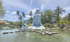 Ngôi chùa san hô với câu chuyện tượng Phật trăm năm trôi trên biển