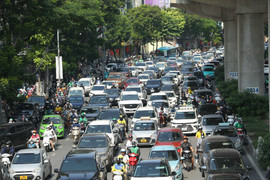 Ngày đầu nghỉ lễ 2/9, nhiều tuyến đường cửa ngõ Hà Nội ùn tắc từ sáng tới trưa