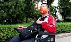 Chàng trai ngồi xe lăn 10 năm, 3 lần mổ não đỗ đại học