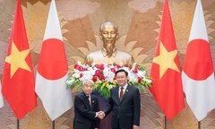 Chủ tịch Quốc hội Vương Đình Huệ hội đàm với Chủ tịch Thượng viện Nhật Bản