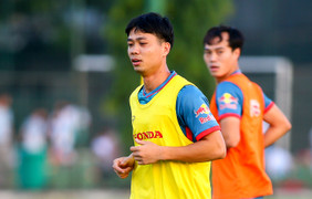 Công Phượng hăng hái tập cùng tuyển Việt Nam ngay khi về nước