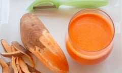 Lợi ích không ngờ của nước ép khoai lang sống
