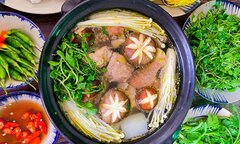 Đi ăn lẩu nên ăn rau hay thịt trước?