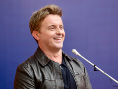 911 tiếp tục hợp tác với nghệ sĩ Việt Nam sau MV 'Em đồng ý'