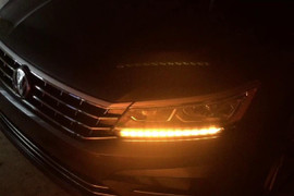 Tại sao đèn xi nhan lại màu vàng?