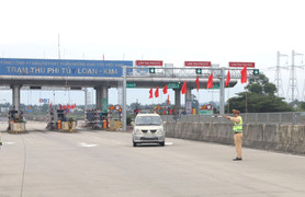 Lỗi quên bật xi nhan bị phạt bao nhiêu tiền?