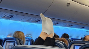 Những hành động của hành khách gây ức chế trên máy bay