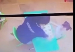 Cô giáo tát liên tiếp vào mặt bé gái 2 tuổi ở Hà Nội bị cho nghỉ việc