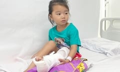 Hai con gái nguy kịch sau tai nạn, ông bố nghèo cầu mong sự giúp đỡ