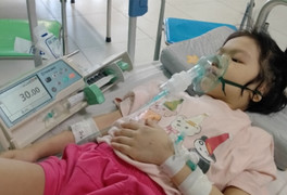 Độc giả VTC News giúp đỡ bé gái mắc bệnh hiếm 