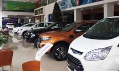 Kích cầu tiêu dùng cuối năm, các hãng xe đua nhau giảm giá