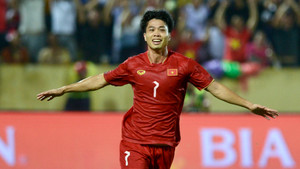 Xem Công Phượng dứt điểm tinh tế, tuyển Việt Nam dẫn Palestine 1-0