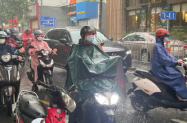 Dự báo thời tiết TP.HCM hôm nay 11/9: Mưa rào và dông rải rác