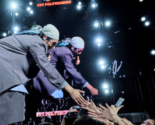 Sơn Tùng M-TP đọc thư tình của fan tại đêm nhạc chào sinh viên FPT Polytechnic