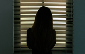 Chồng tức giận khi tôi cho tiền vợ cũ và con riêng của anh