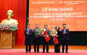 Khai giảng lớp bồi dưỡng, cập nhật kiến thức đối với Ủy viên Trung ương Đảng