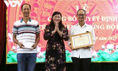 Vụ bé trai bị ném xuống sông: Vinh danh cha con chở ghe lúa cứu cháu bé