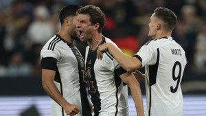 Vừa sa thải HLV, đội tuyển Đức đánh bại Pháp