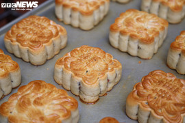 Cảnh sản xuất bánh Trung thu siêu hút khách ở làng nghề nổi tiếng Hà Nội