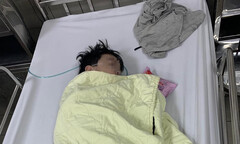 Bé 6 tuổi nằm cấp cứu một mình ở viện sau vụ cháy đã có người thân đến nhận