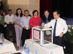 Sở GD&ĐT Hà Nội bỏ văn nghệ hội nghị, quyên góp cho nạn nhân vụ cháy Khương Hạ