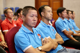 HLV Chu Đình Nghiêm, Nguyễn Anh Đức hoàn thành khóa học chứng chỉ AFC Pro