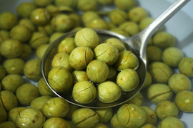 Những ai không nên ăn quả sấu?