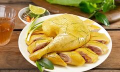 Vì sao thịt gà nên ăn cùng lá chanh?