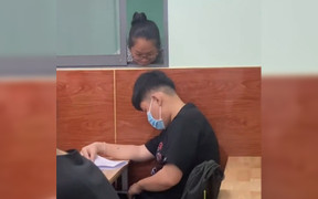 Học trò giỏi 'quay cóp' gặp ngay cô giáo cao thủ