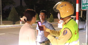 Có được mua máy đo nồng độ cồn để đối chiếu với cảnh sát?