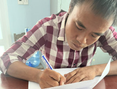 Sau 2 tháng lẩn trốn, người đàn ông sử dụng tài liệu giả của cơ quan ra đầu thú