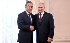 Tổng thống Putin tiếp Ngoại trưởng Trung Quốc 