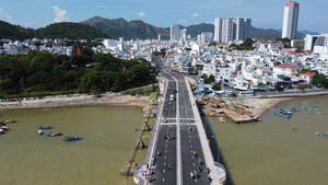 Thông xe cây cầu 250 tỷ ở thành phố Nha Trang