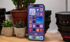 iPhone 15 Pro Max xách tay giá 70 triệu đồng tại TP.HCM