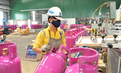 Cần kiểm soát chặt chẽ, quy định rõ việc xử phạt đại lý chứa vỏ bình gas 'tạp'