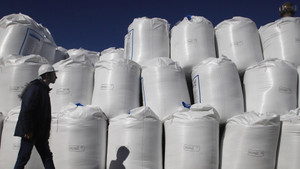 Mỹ mua lượng phân bón kỷ lục từ Nga